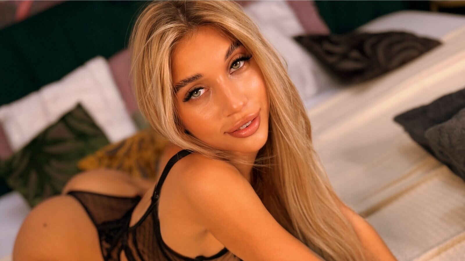 Naked MelaniaLys gallery